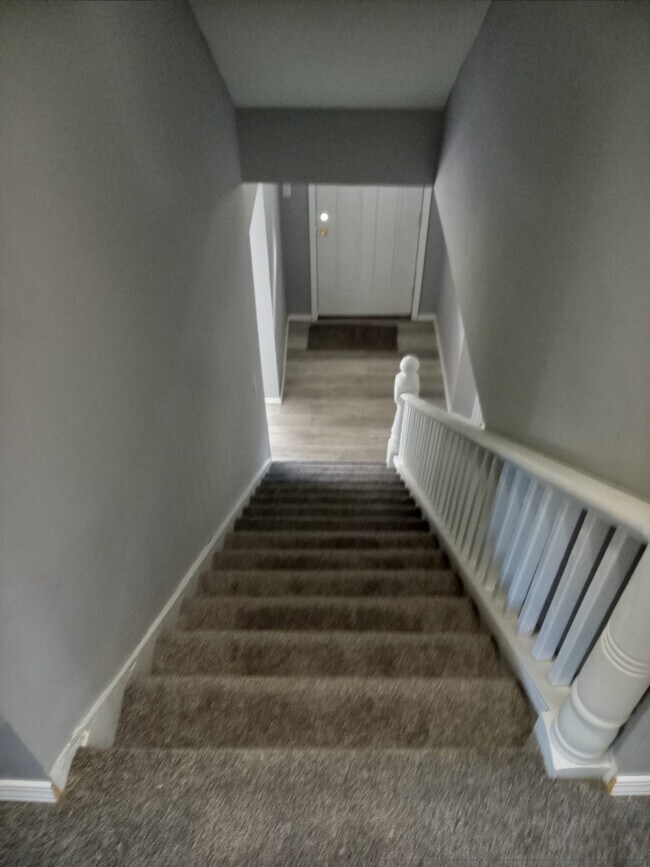 Building Photo - 27 Cottage Ave