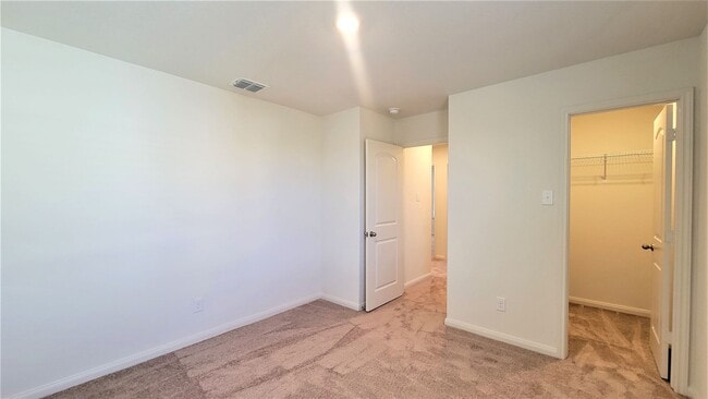 Building Photo - Lovely 2-story 4 bedroom/2.5 bath home in cul-de-sac: easy commute to Ft. Sam Houston, BAMC, and ...