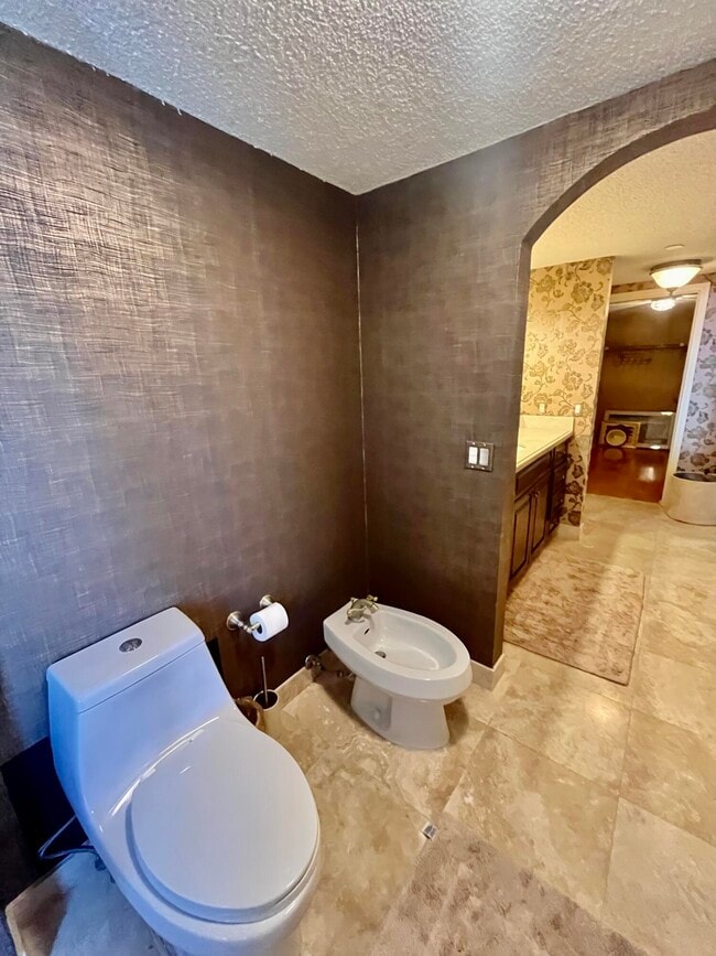 Building Photo - 4100 N Ocean Dr