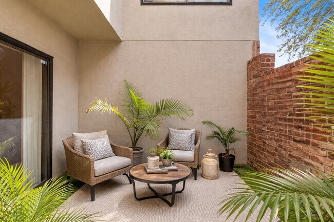 Building Photo - 2440 Bering Dr