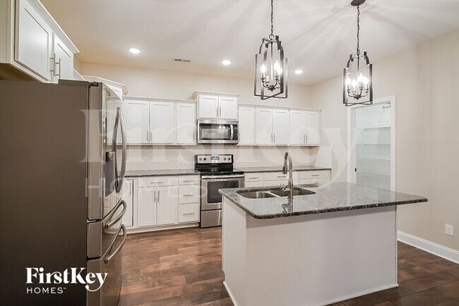 Building Photo - 1333 Millet Dr