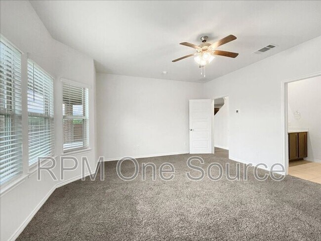 Building Photo - 4009 Savoy Wy