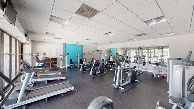 Building Photo - 3625 N Country Club Dr