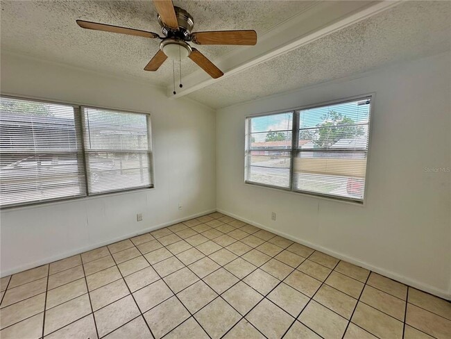 Building Photo - 5104 Londonderry Blvd