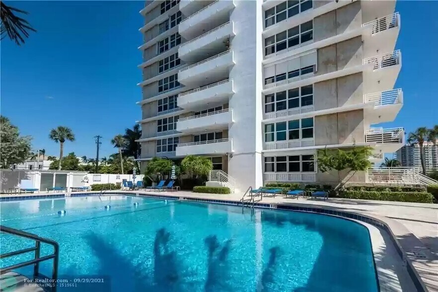 Building Photo - 888 Intracoastal Dr