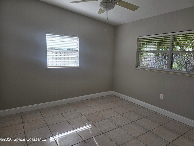 Building Photo - 910 S Orlando Ave