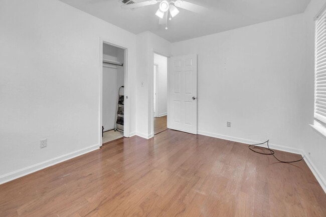 Building Photo - 1020 Pinetree Rd