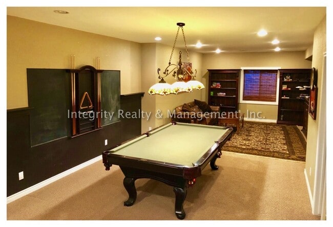 Building Photo - 4 Bed/5 Bath, 4,219 Sqft -11089 Canyonbroo...