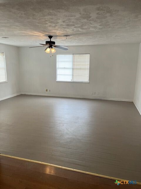 Building Photo - 208 E Voelter Ave