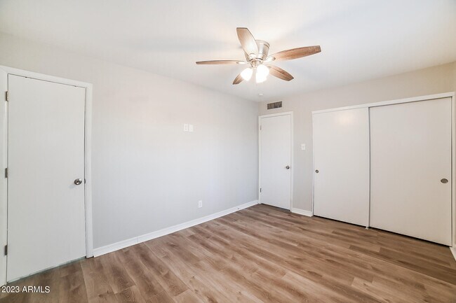 Building Photo - 3350 W Country Gables Dr
