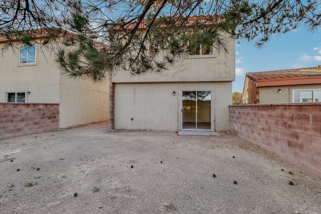 Building Photo - 4 bedroom 2.5 bath home in East El Paso!