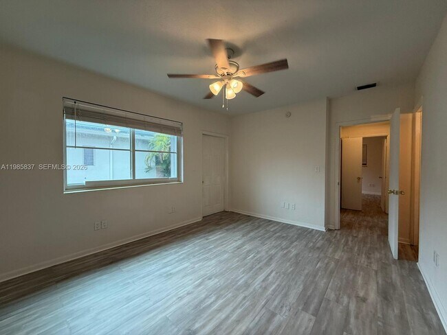 Building Photo - 1247 Marseille Dr