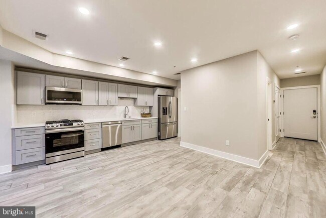 Building Photo - 1444 Harvard St NW