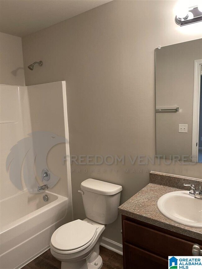Building Photo - 401 Woodland Trl