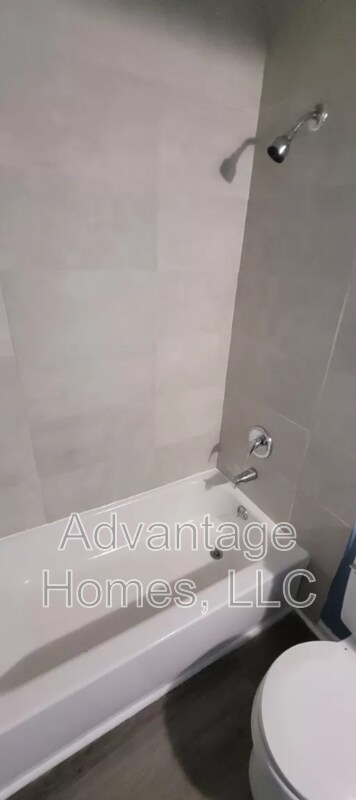 Building Photo - 744 N 70th St