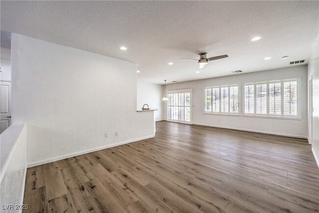 Building Photo - 2535 Jada Dr