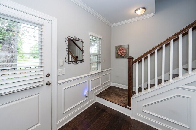 Building Photo - 3 Bedroom 2.5 Bath Single Family Home in F...