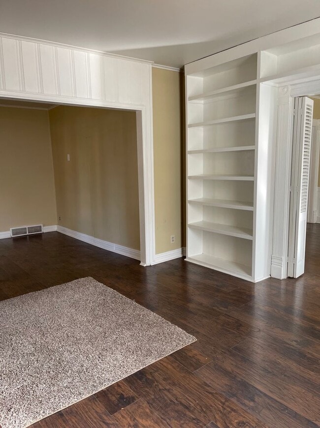 Building Photo - Nice 3 Bedroom Home near Downtown