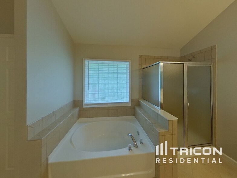 Building Photo - 3530 Woodsong Rw