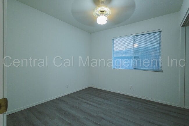 Building Photo - 3 Bedroom/2 Bath Home in RiverLakes - $215...