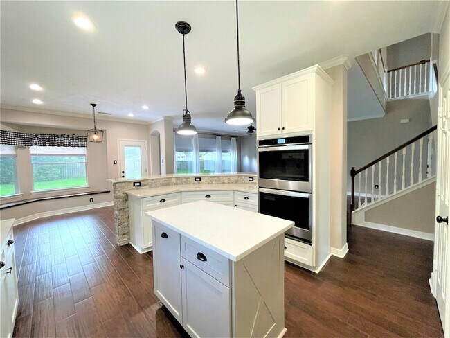 Building Photo - 16407 Stone Prairie Dr