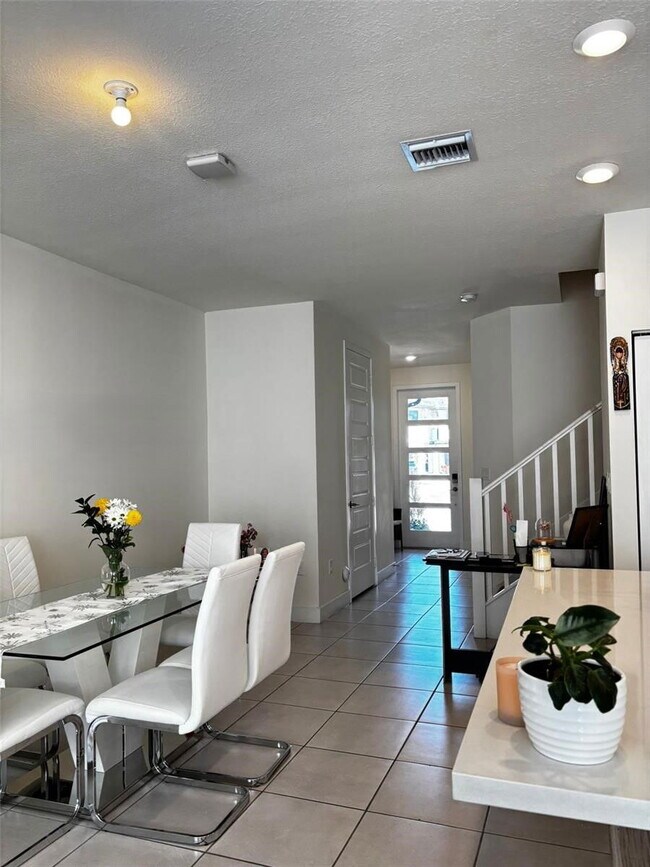 Building Photo - Northwest 91st Court, Miami Lakes, FL 33018 - 3 BR 2.5 BA townhouse