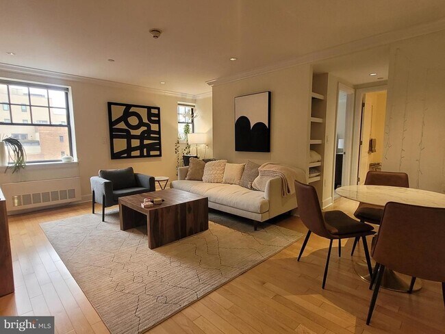 Building Photo - 1701 Locust St