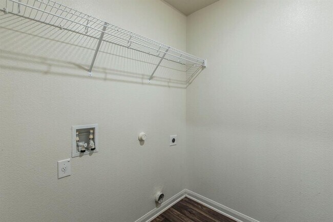 Building Photo - 136 Allington Cir