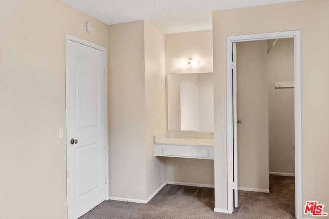 Building Photo - 72669 Eagle Rd