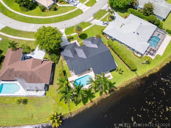 Building Photo - 2281 Seaford Dr