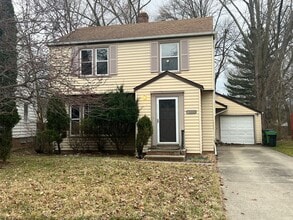 Building Photo - Bluestone Charm