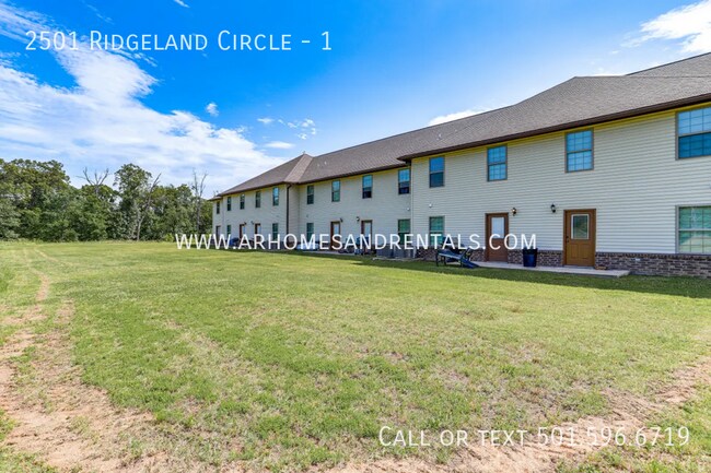 Building Photo - 2501 Ridgeland Cir