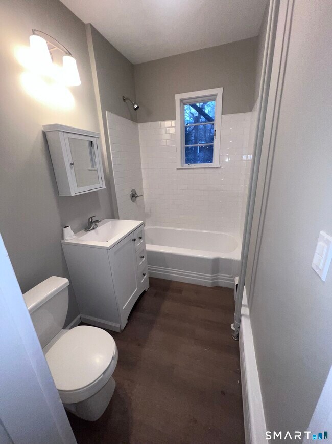 Building Photo - 10 Fleming St