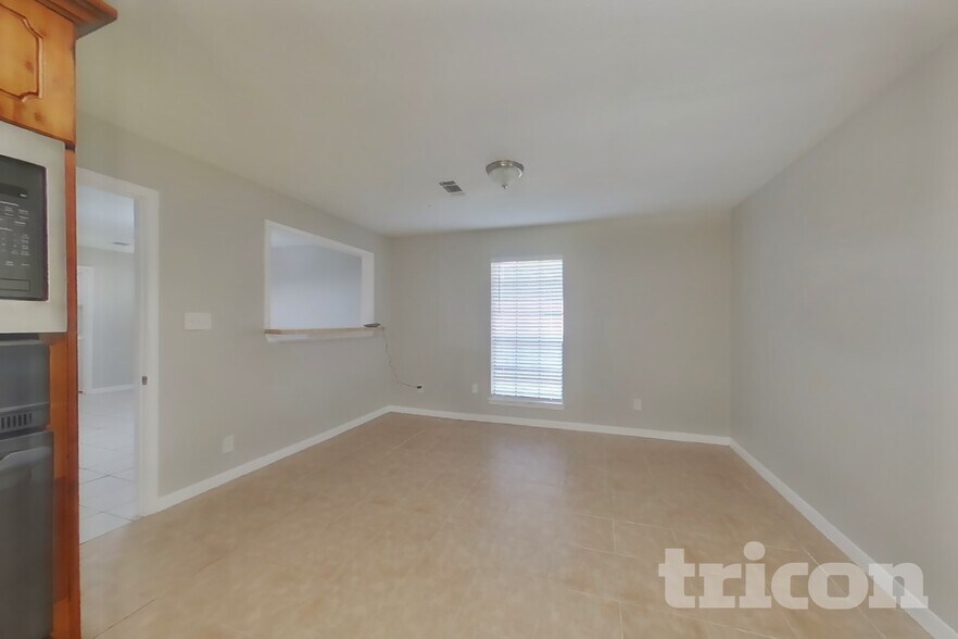 Building Photo - 7902 Battlepine Dr
