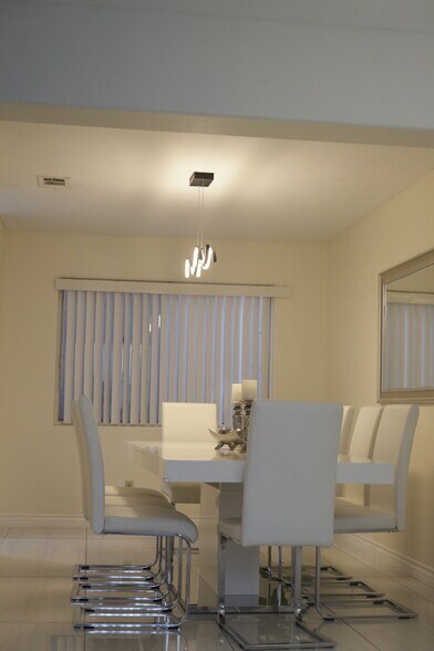 Building Photo - 4521 Palm Mesa Dr