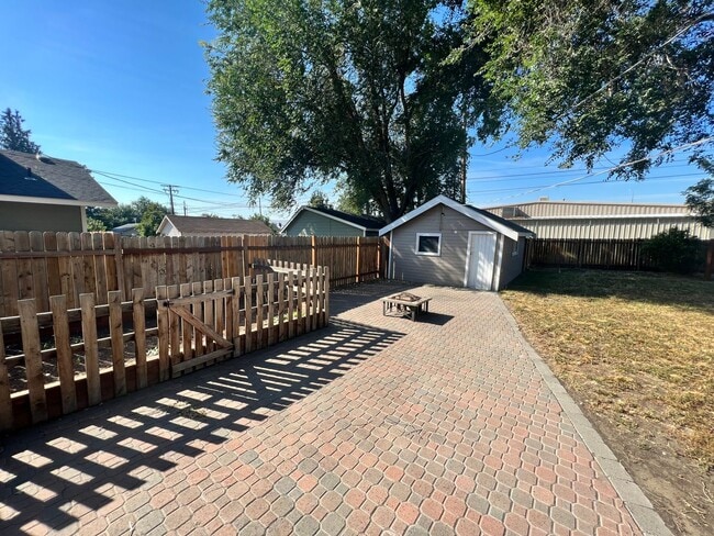 Building Photo - Charming Home near Downtown Ellensburg!