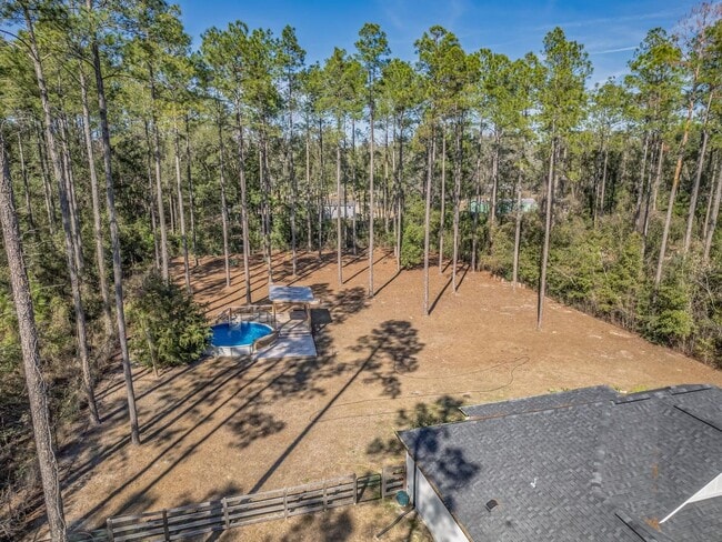 Building Photo - Private Home on 2 Acres Available Now!