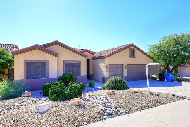 Building Photo - 2007 E Topeka Dr