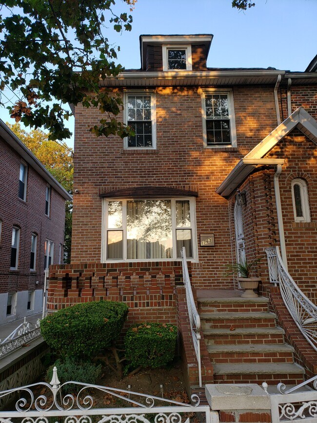 Primary Photo - 1763 Schenectady Ave