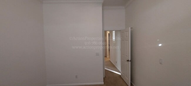 Building Photo - Rocklin  Highland Park  3 bedroom 2 bathroom, Great Room Floor Plan with Tile Flooring,  Fenced Yard