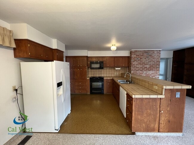 Building Photo - $4,495 - Beautiful 4 beds/2 Baths Home near Los Gatos Border