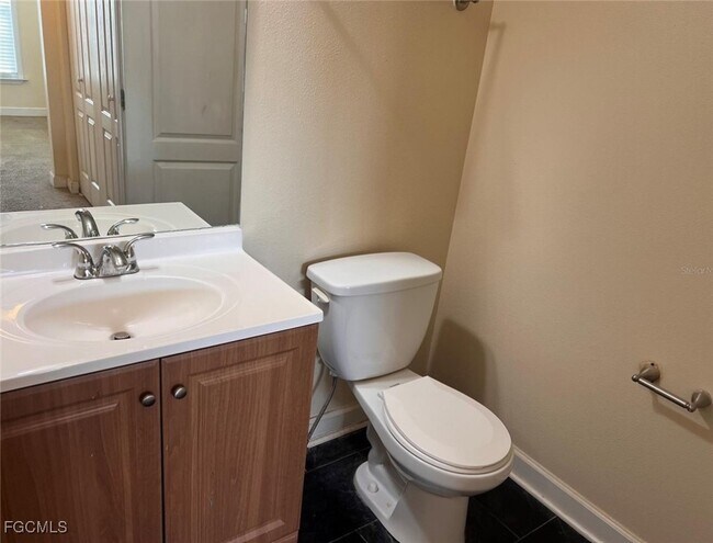 Building Photo - 2031 Dixie Belle Dr