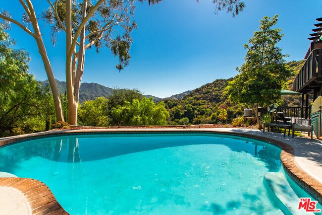 Building Photo - 2239 Topanga Skyline Dr