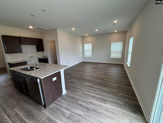 Building Photo - 329 Pinaster Path