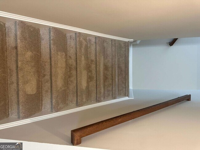 Building Photo - 403 Village View