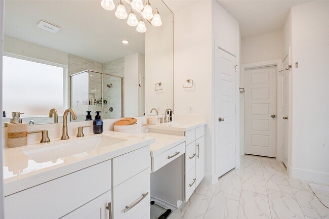 Building Photo - 4606 Wax Myrtle Ct