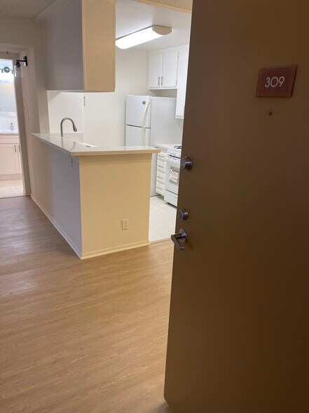 Building Photo - Hayworth Apartments