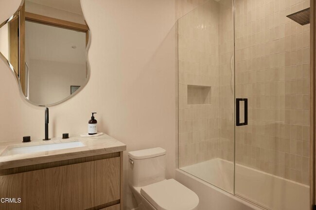 Building Photo - 11638 Kling St