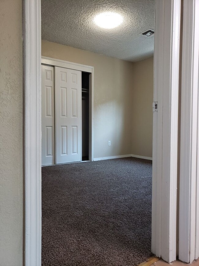 Primary Photo - 1107 L St