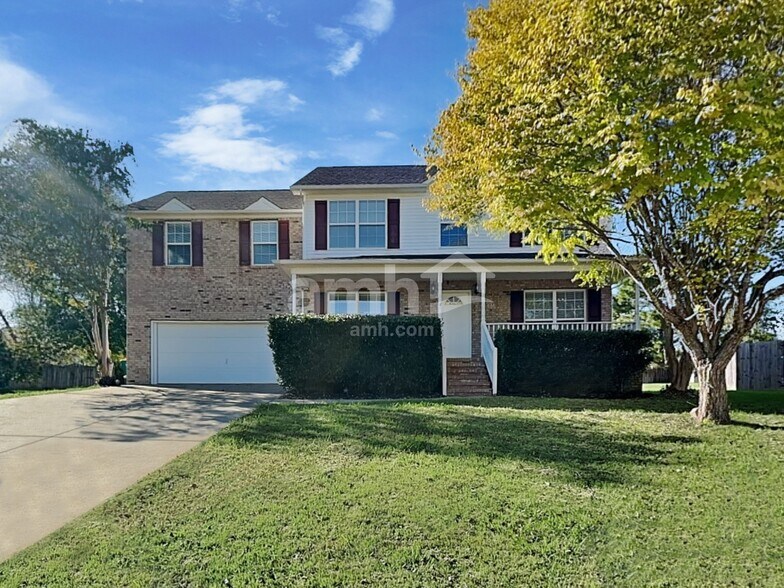 Primary Photo - 204 Bates Ct